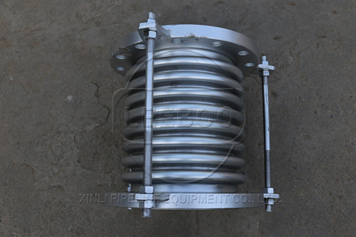 內(nèi)壓式和外壓式波紋<a href=http://www.lqhwmy.com target=_blank class=infotextkey>補(bǔ)償器</a>存在的區(qū)別