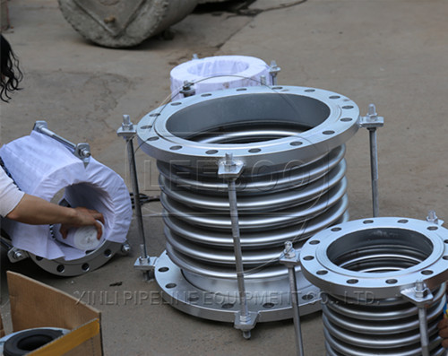 內(nèi)壓式波紋<a href=http://www.lqhwmy.com target=_blank class=infotextkey>補(bǔ)償器</a>的安裝